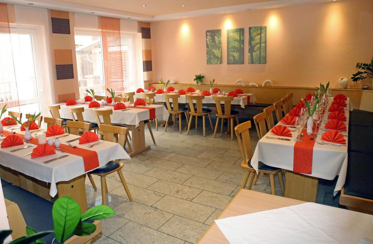 Goldener Schluessel Mit Gaestehaus Sina Nordlingen Bagian luar foto